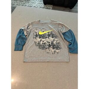 Nike long sleeve‎ boys size 6 shirt
